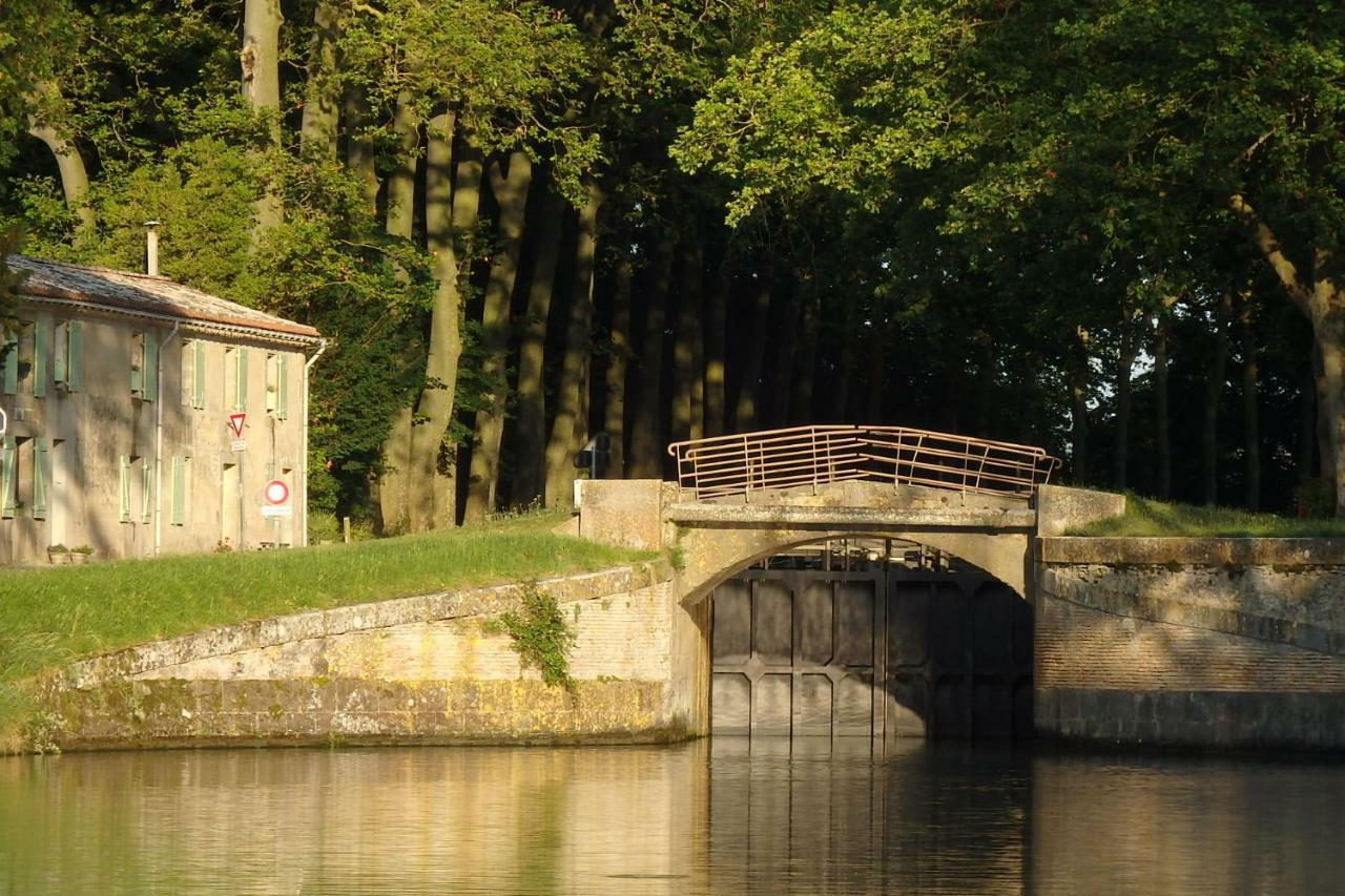 La Bonne Planque - Maison Eclusiere De La Planque Mas-Saintes-Puelles Eksteriør bilde